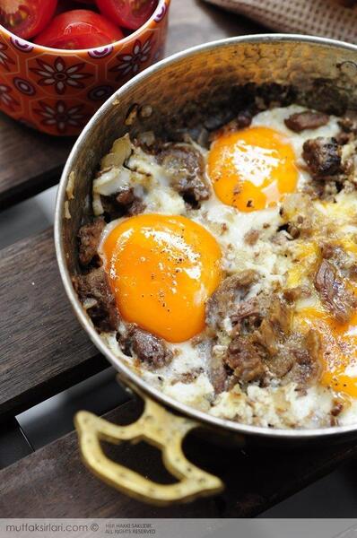 Eggs with kavurma