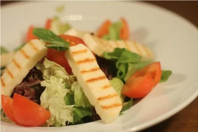 Mediterranean Salad with Halloumi