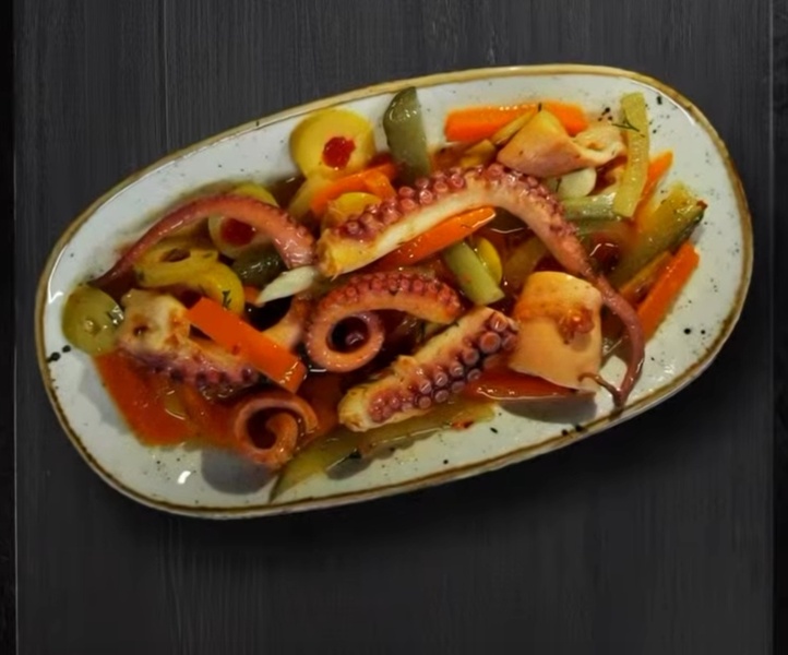 Octopus söğüş