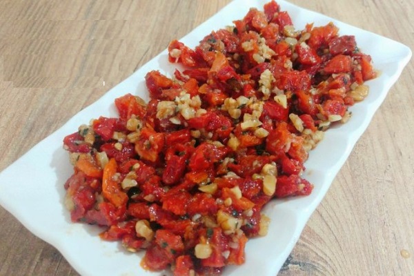 Sun-dried tomatoes in olive oil